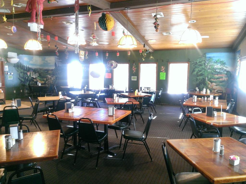 Countryside Inn Malakoff Exterior photo