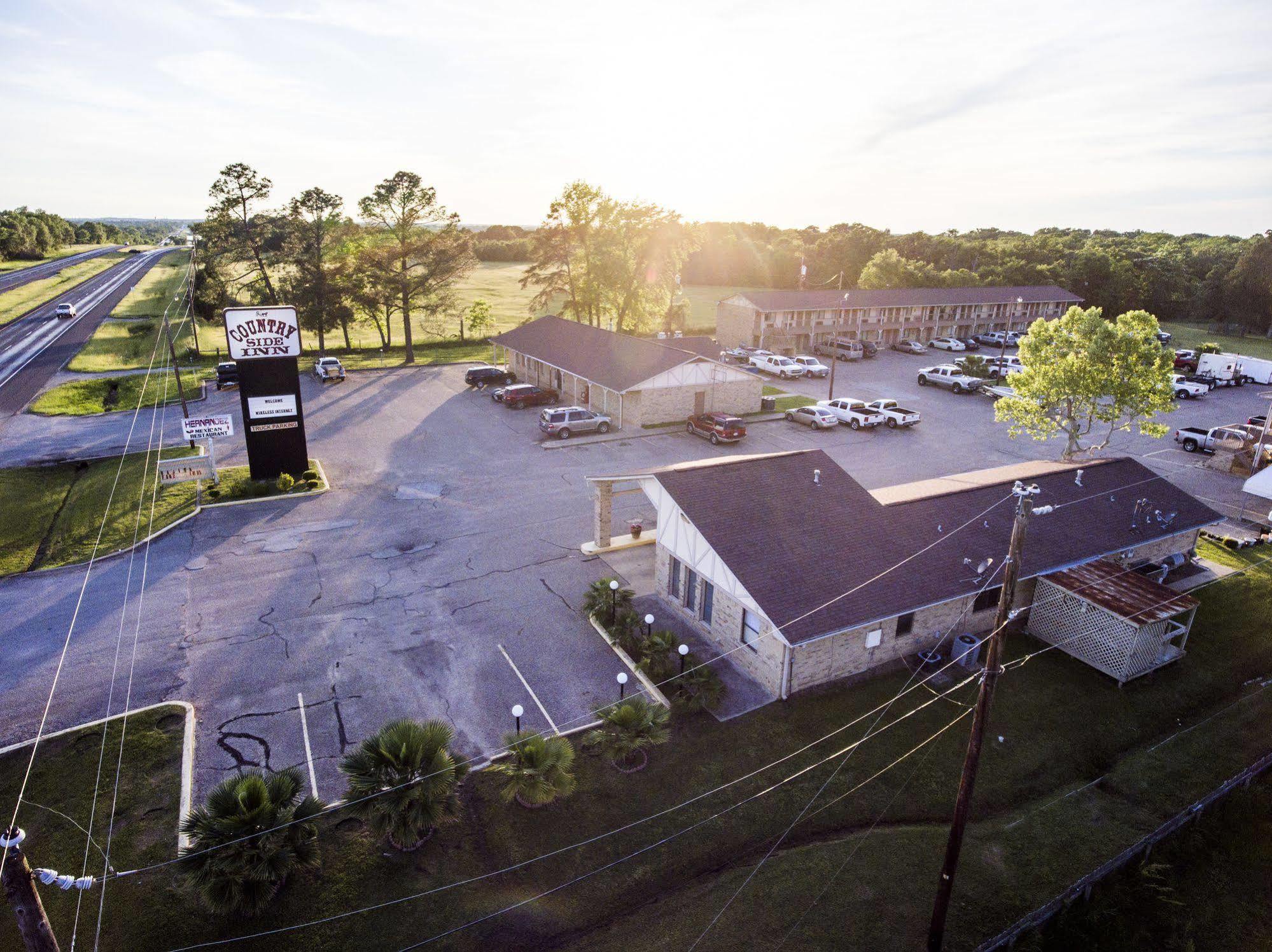 Countryside Inn Malakoff Exterior photo